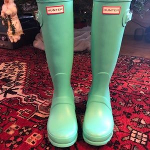 Hunter rain boots, like new. Size 7, worn briefly blue-green / aqua  / seafoam